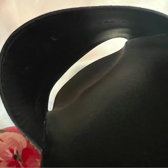 EUC Gucci Slides - Pursuit Slide Sandal (Women) - Picture 10 of 14